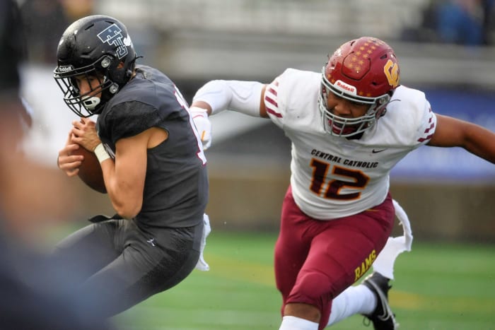 Tualatin.Central-Catholic.6A-football-final.Leon-Neuschwander.71